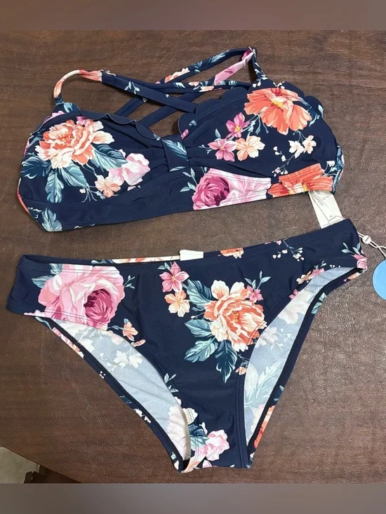 Cupshe Navy Floral Two-Piece Bikini - NWT-M - Picture 1 of 6